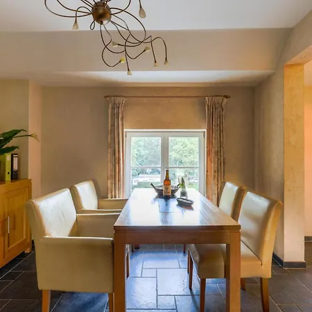 Holiday home Beautiful 6, 16thc Castle, Cleaning Included Aywaille